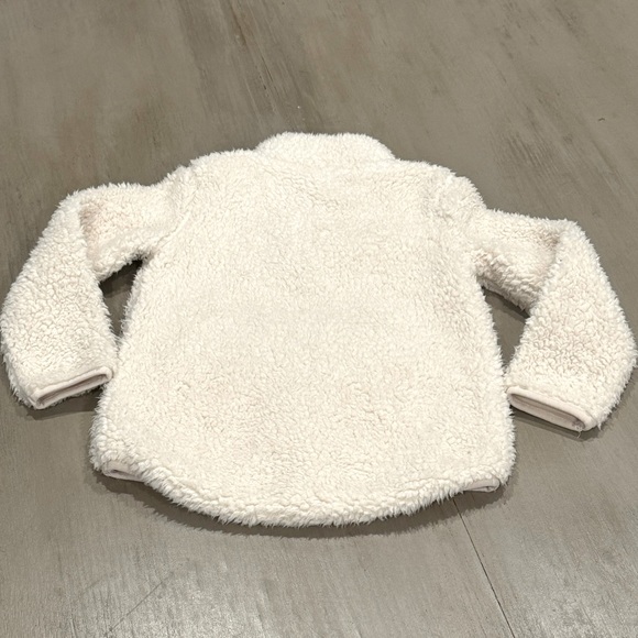 Carter’s Kid Fluffy Pullover Sweater- size 4 - Picture 3 of 5